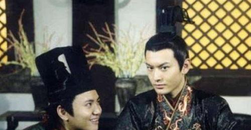 侯爷吃瓜日常,宫廷风云，笑料百出