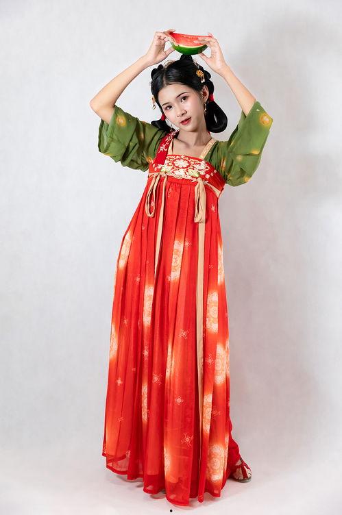 吃瓜少女拍照汉服,吃瓜少女的拍照时尚之旅