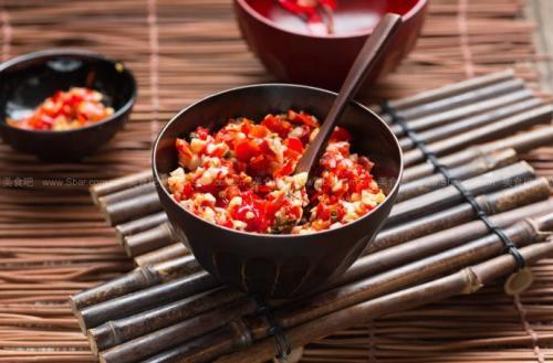 辣椒哥吃生面瓜,舌尖上的刺激之旅