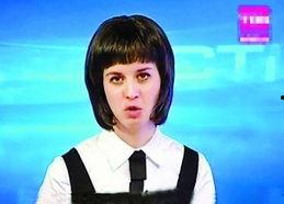 口误女主持吃瓜,现场笑料百出