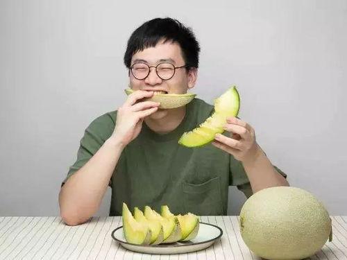 梦见吃的小瓜很甜,揭秘梦境中的甜蜜寓意